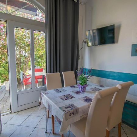 Family Apartment Manuela - Baška Voda Eksteriør bilde