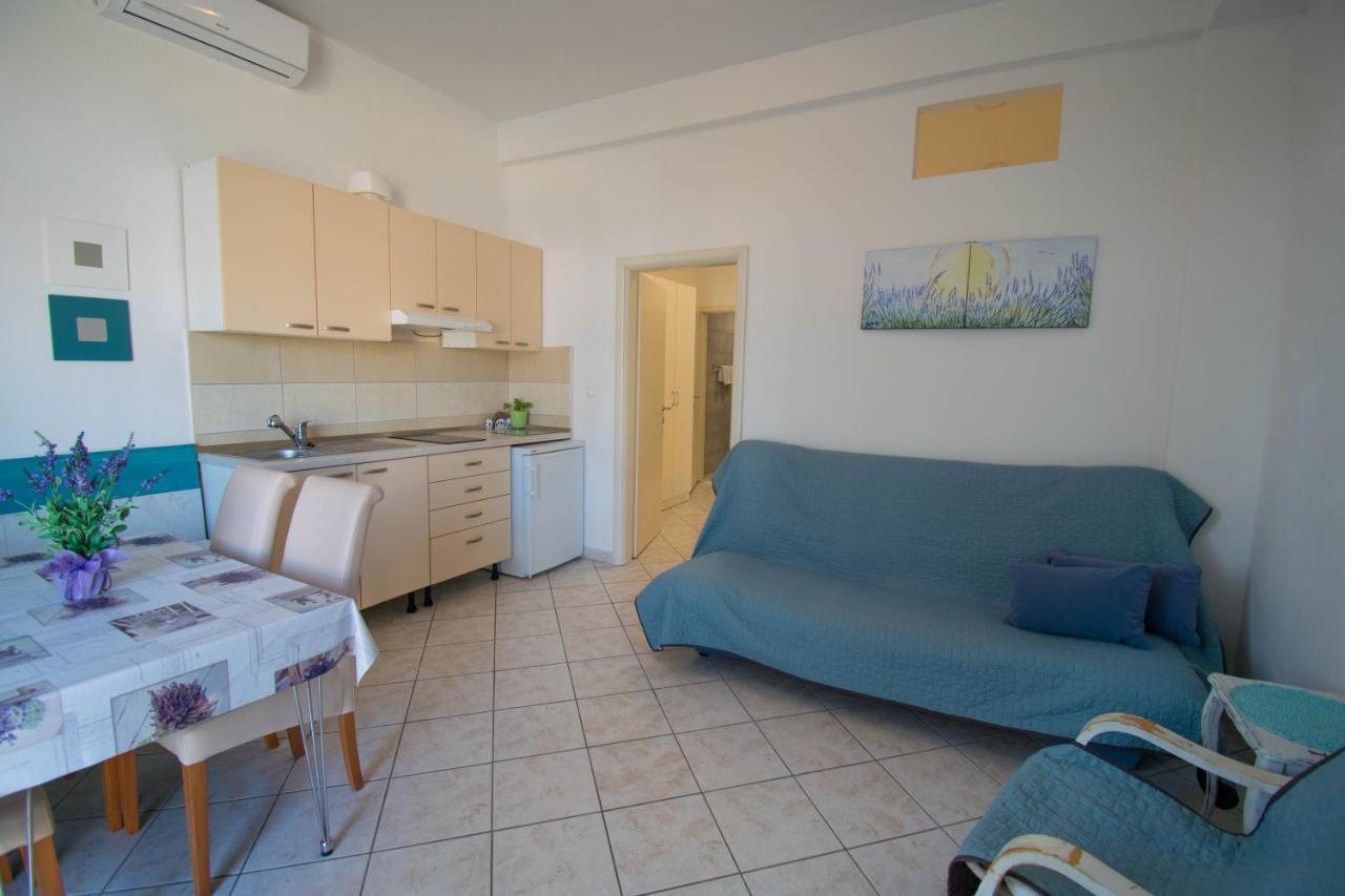 Family Apartment Manuela - Baška Voda Eksteriør bilde