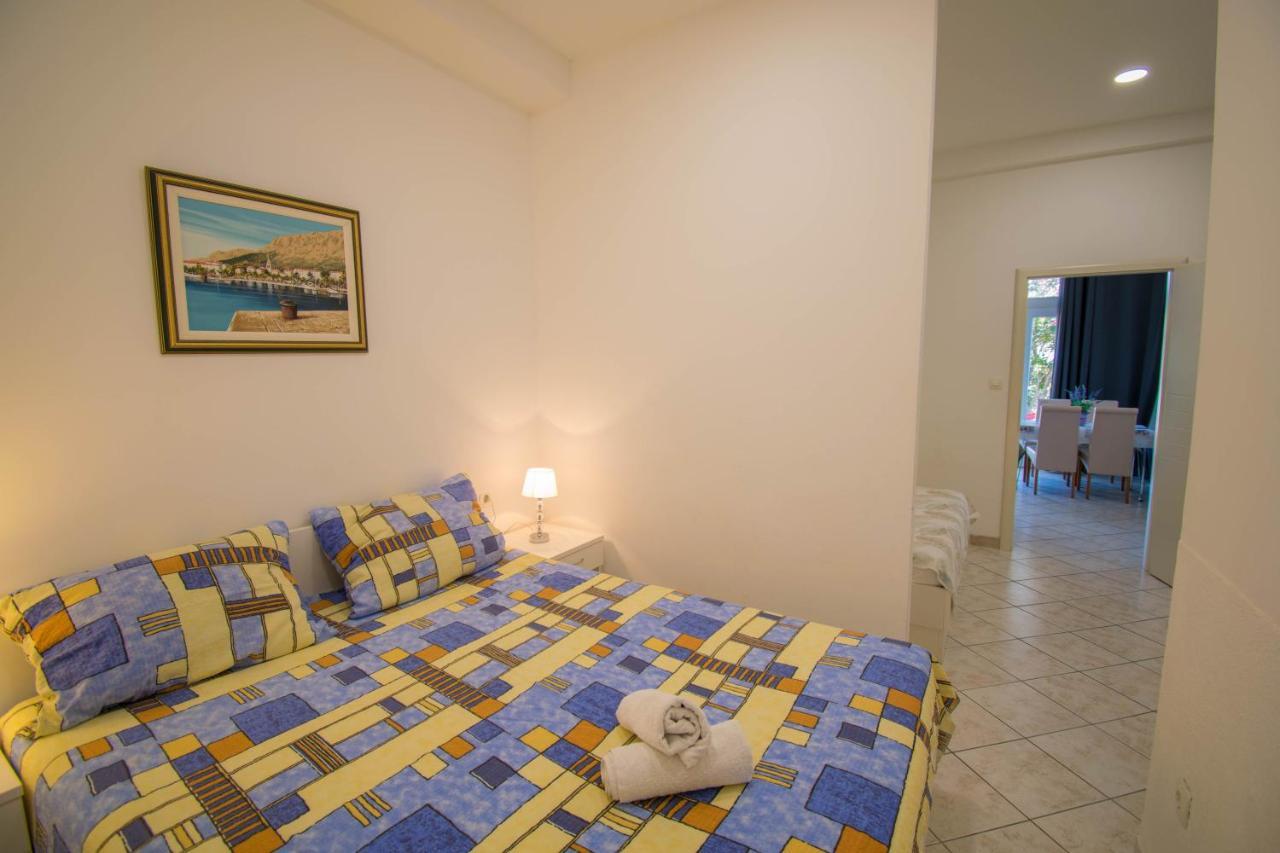Family Apartment Manuela - Baška Voda Eksteriør bilde