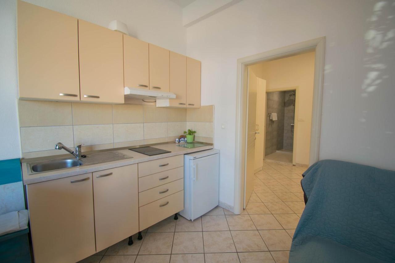 Family Apartment Manuela - Baška Voda Eksteriør bilde