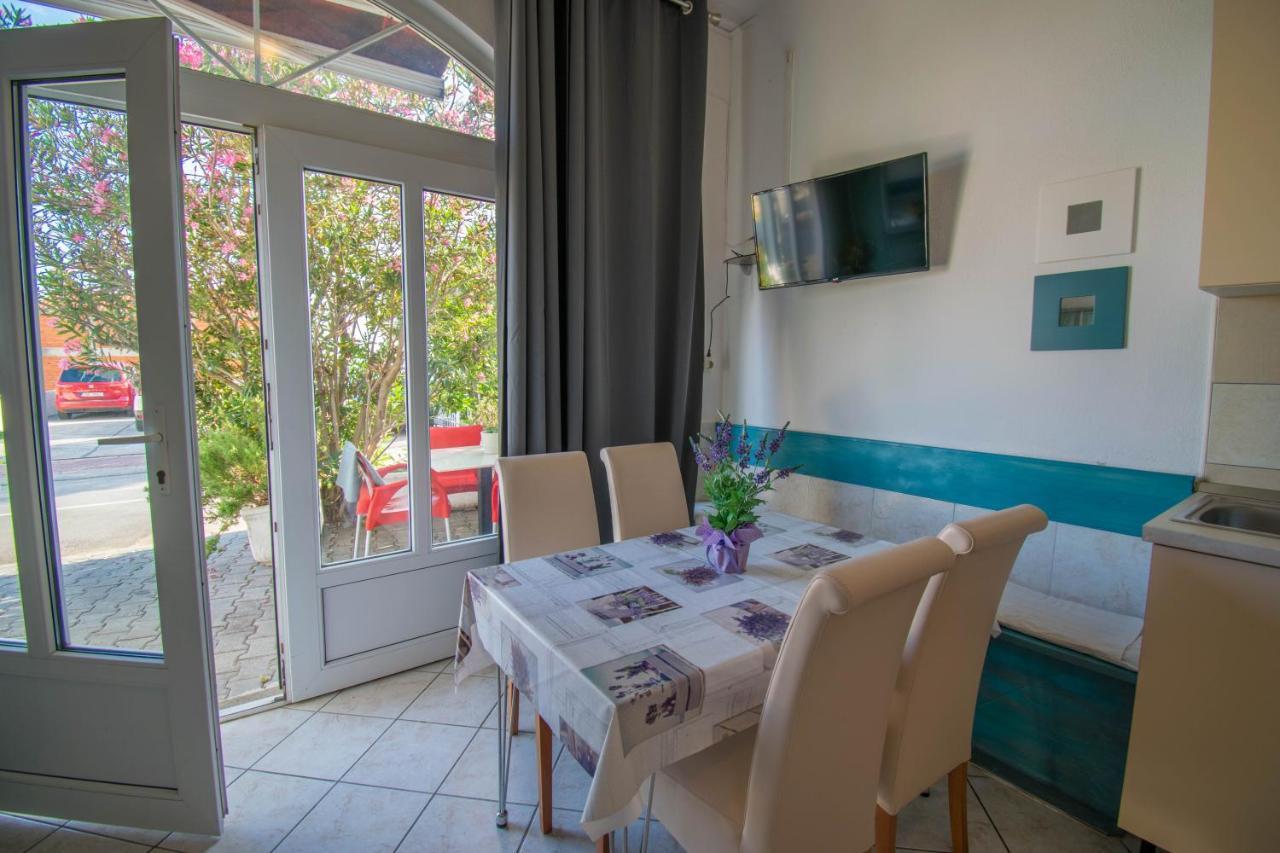 Family Apartment Manuela - Baška Voda Eksteriør bilde